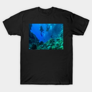 Coral reef and scuba divers T-Shirt